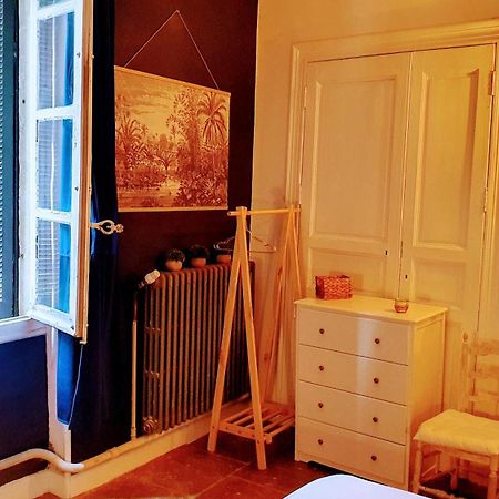 Hotel Le 4 Feuilles En.Camargue Bernis Esterno foto
