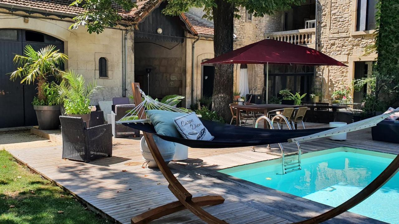 Hotel Le 4 Feuilles En.Camargue Bernis Esterno foto