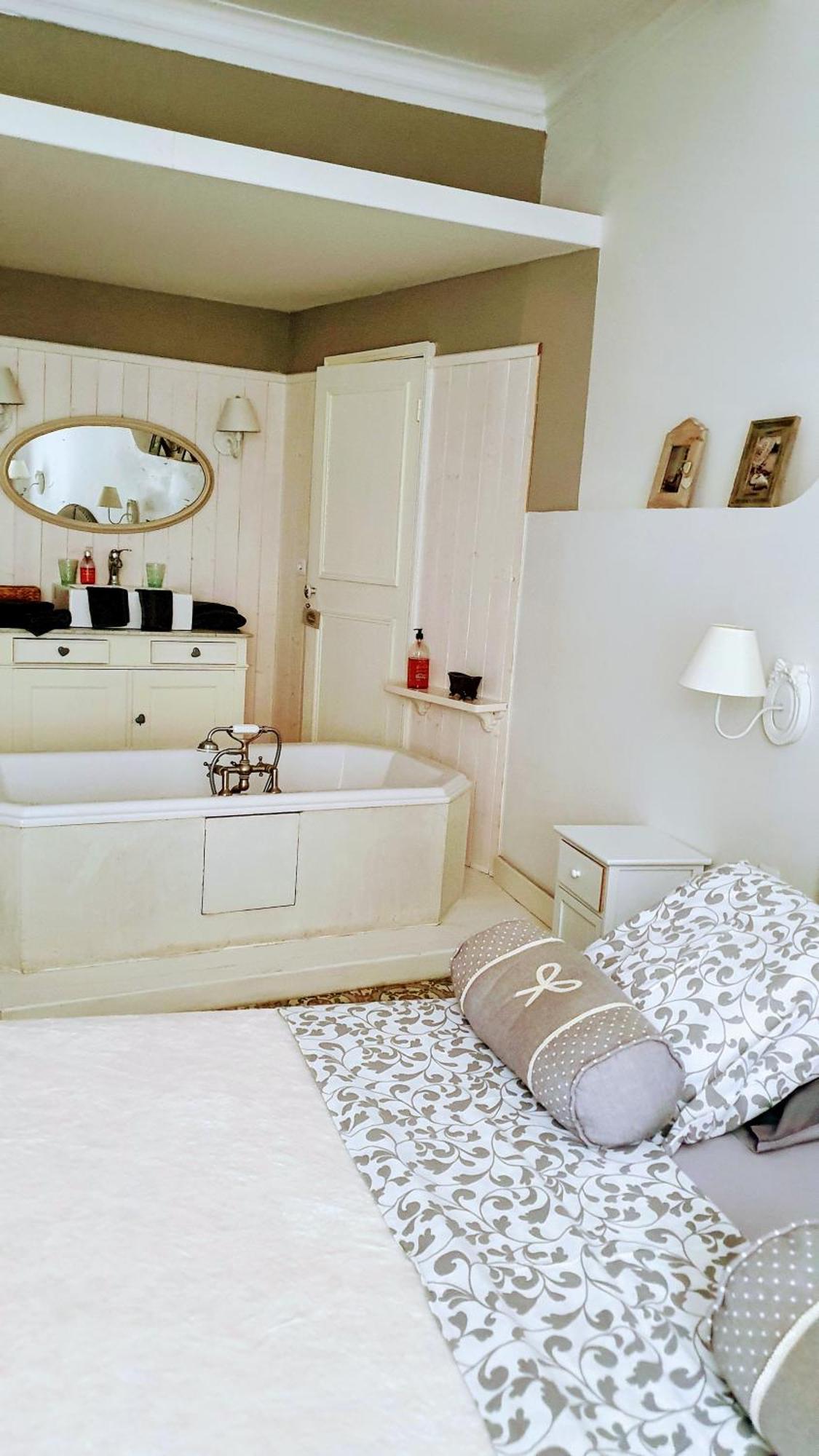 Hotel Le 4 Feuilles En.Camargue Bernis Esterno foto
